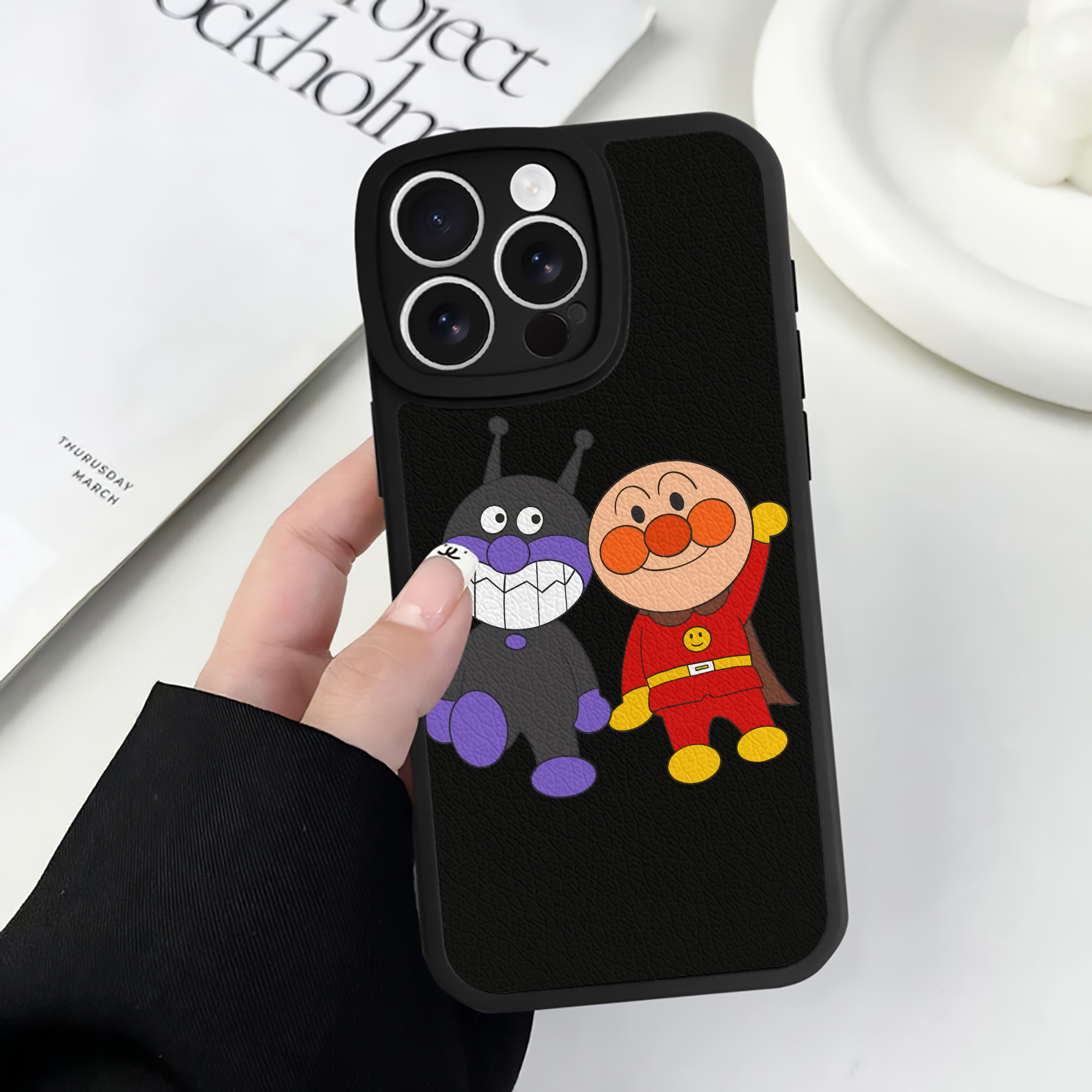 （画像用） アンパンマン Anpanman 【iPhone 16シリーズ対応】シリコンスマホケース（レザー調） 材質：シリコン